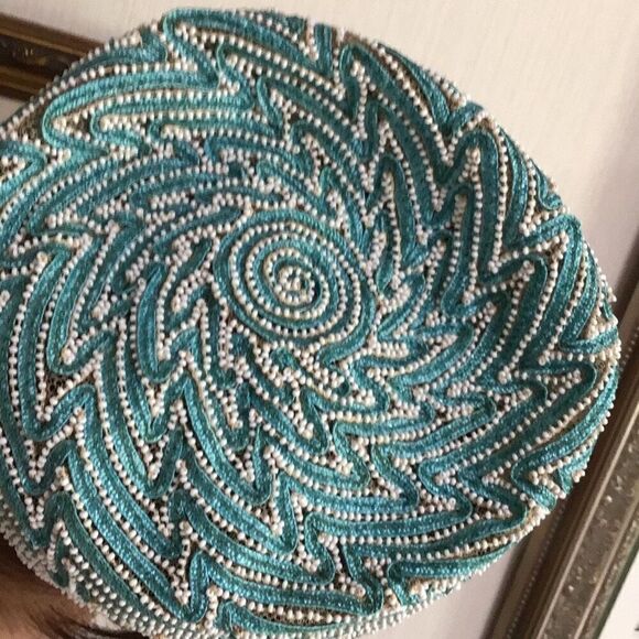Beautiful vintage Lilly DACHE Dachetts beaded ladies hat